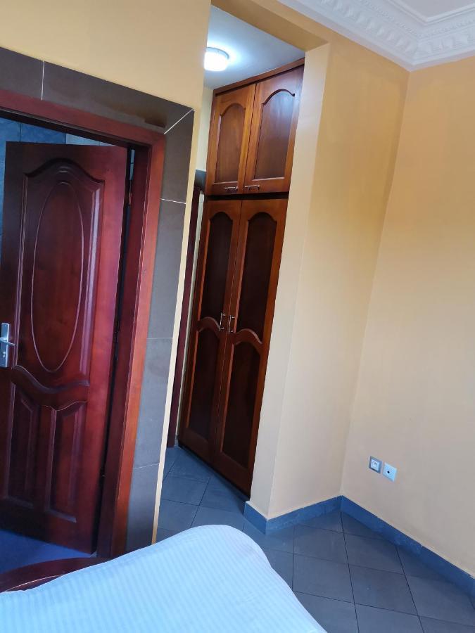 Residence Hoteliere Mb-202 C Douala Kültér fotó